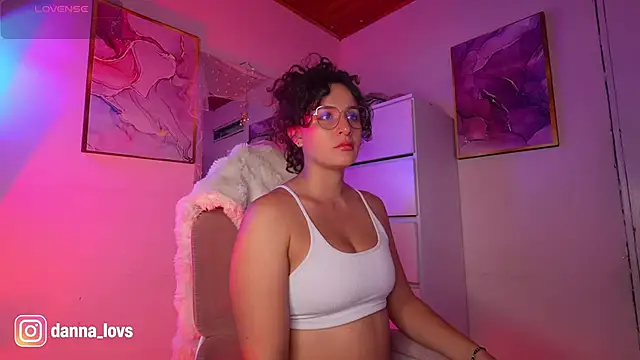 Dannaa Lovs online show from May 2026 01:03:01 AM
