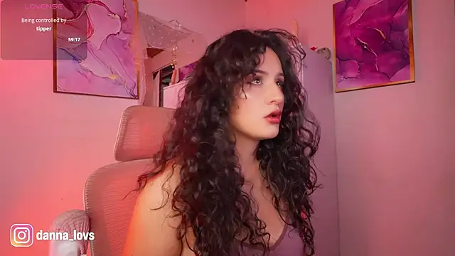 Dannaa Lovs online show from May 2026 11:27:02 AM