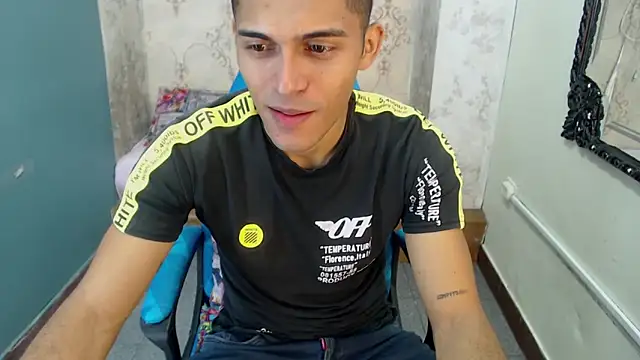 Snapshot of Derek_Storm_ chatting on October 2025 11:00:01 AM Derek Storm online show from October 2025 11:00:01 AM