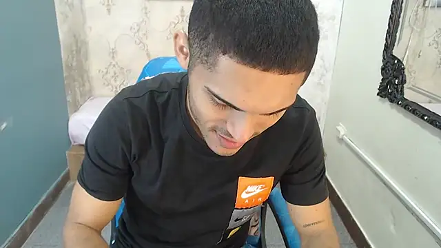 Snapshot of Derek_Storm_ chatting on November 2025 11:10:01 AM Derek Storm online show from November 2025 11:10:01 AM