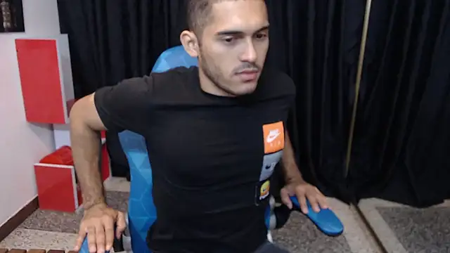 Snapshot of Derek_Storm_ chatting on November 2025 11:20:01 AM Derek Storm online show from November 2025 11:20:01 AM