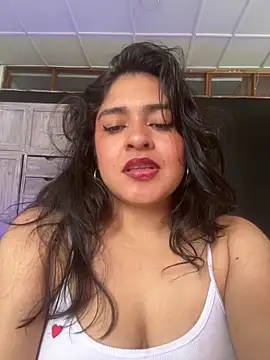 EmilyNoir1 online show from April 2026 07:58:01 PM