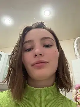 ZariaFlame online show from April 2026 10:29:01 PM