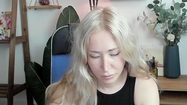 AstraMonroe online show from June 2026 11:34:02 AM