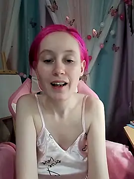 Fuzzy Unicorn online show from November 2025 07:35:01 PM