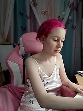 Fuzzy Unicorn online show from December 2025 07:52:02 PM