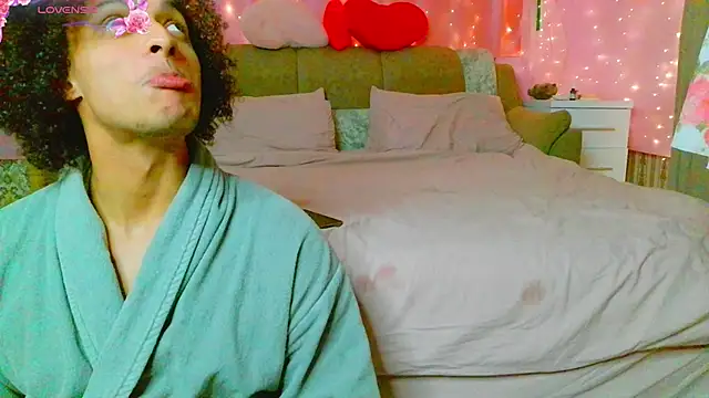Marinaxmonroe online show from May 2026 07:20:02 PM