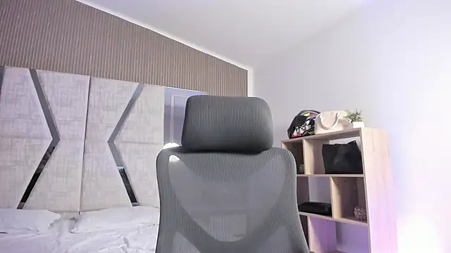 AlliceLover online show from December 2025 11:59:01 AM