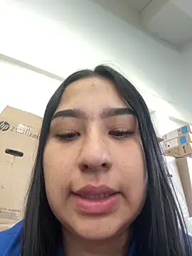 Snapshot of BELLAALEJA chatting on April 2026 01:23:01 PM BELLAALEJA online show from April 2026 01:23:01 PM