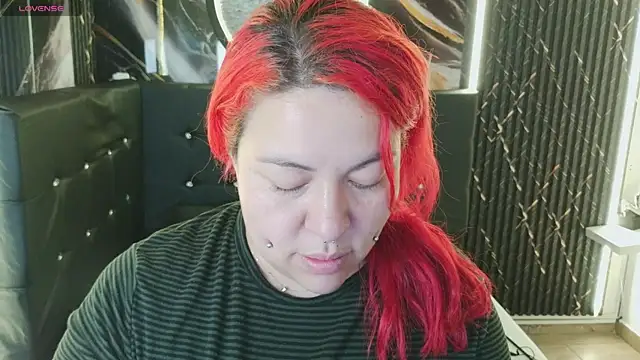 Witch Scarlet online show from April 2026 01:31:02 AM