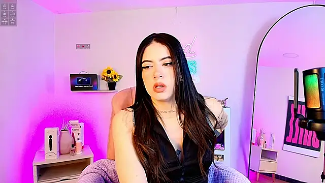 Snapshot of Alice_Vixen chatting on May 2026 12:13:02 PM Alice Vixen online show from May 2026 12:13:02 PM