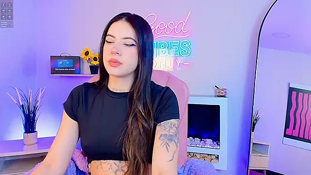 Snapshot of Alice_Vixen chatting on June 2026 12:19:01 PM Alice Vixen online show from June 2026 12:19:01 PM