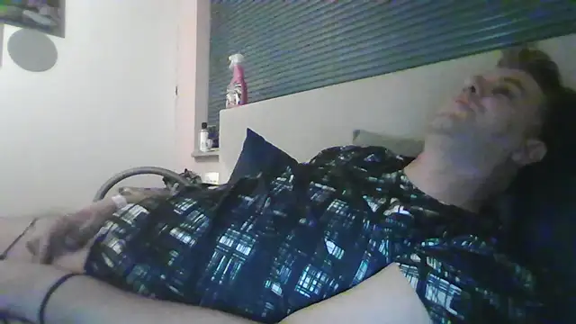 Snapshot of JasperGeil chatting on October 2025 11:14:02 PM JasperGeil online show from October 2025 11:14:02 PM