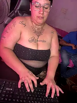 valen1891 online show from December 2025 03:33:02 AM