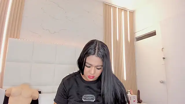 Meloddy Parkerr  online show from April 2026 12:09:02 PM