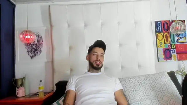 VinzenzRizzo online show from July 2026 03:25:02 AM