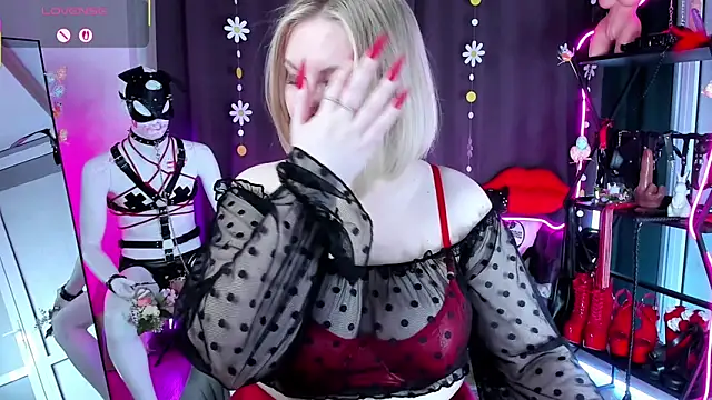 Anna Maxwell online show from April 2026 02:01:01 AM