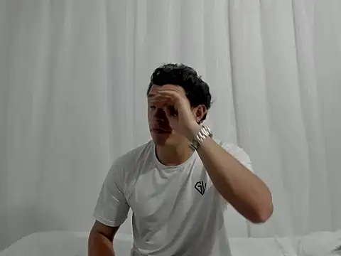 douglaszaens online show from February 2026 03:10:02 AM