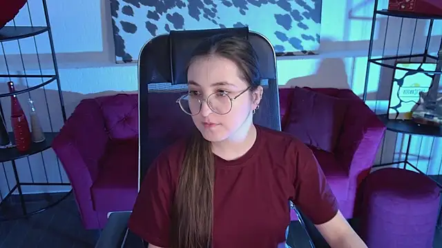 VirtuallVoyant online show from April 2026 07:08:01 PM