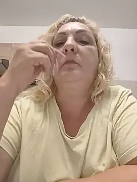 Snapshot of clarabbw47 chatting on June 2026 10:43:01 PM clarabbw47 online show from June 2026 10:43:01 PM