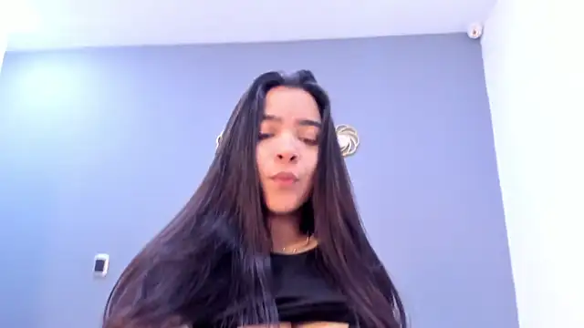 Snapshot of KamilaBetancourt chatting on June 2026 01:33:01 PM KamilaBetancourt online show from June 2026 01:33:01 PM