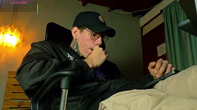 david huge online show from April 2026 03:37:01 AM