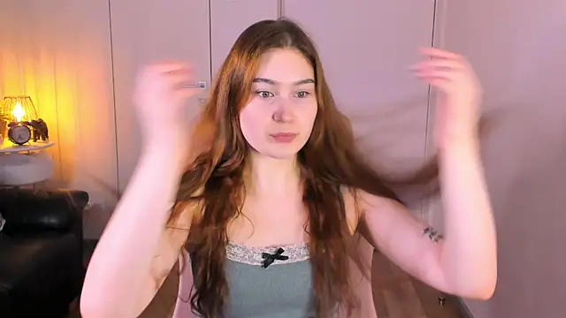 Lili Luuu online show from March 2026 03:05:02 PM