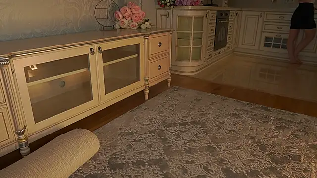 EadlinGillim online show from December 2025 03:12:01 AM