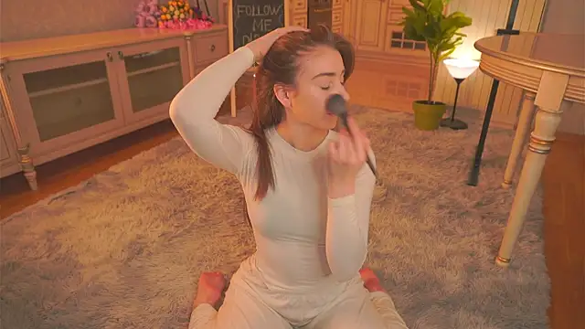 EadlinGillim online show from April 2026 03:42:02 AM