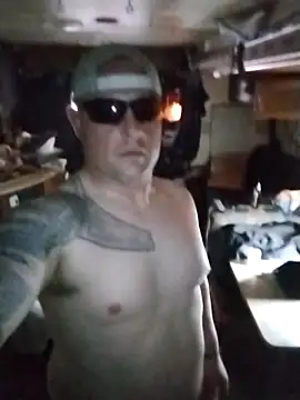 JoeyUhOh online show from November 2025 03:29:02 AM