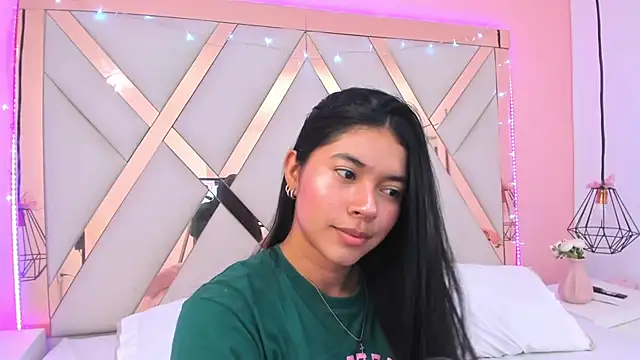 Snapshot of samantaa_shy chatting on June 2026 05:12:01 AM samantaa shy online show from June 2026 05:12:01 AM