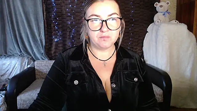 NikaSkylink online show from October 2025 03:58:02 AM