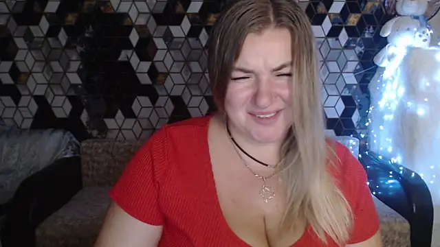 NikaSkylink online show from November 2025 08:52:01 PM