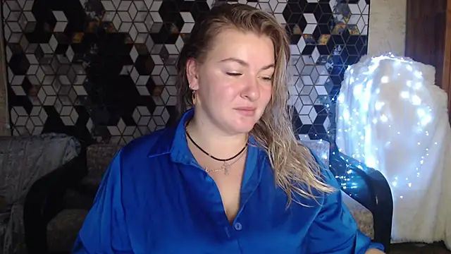 NikaSkylink online show from November 2025 08:09:01 PM