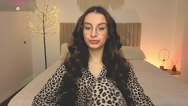 Real cutie1 online show from April 2026 01:01:01 PM