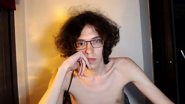 LovesomeCookie online show from May 2026 03:51:02 PM