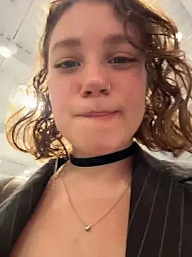 lucy-joy online show from October 2025 12:22:02 PM