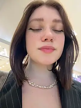 lucy-joy online show from December 2025 07:39:02 AM