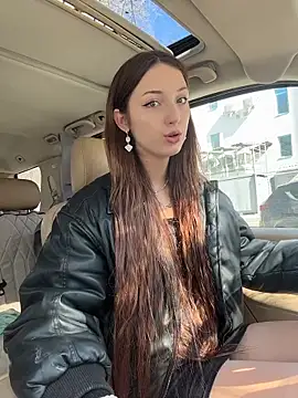 DollyTall online show from March 2026 06:39:01 AM