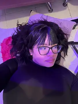 Emily Taylor2 online show from April 2026 02:31:01 AM