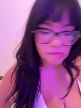 Emily Taylor2 online show from April 2026 02:03:02 AM