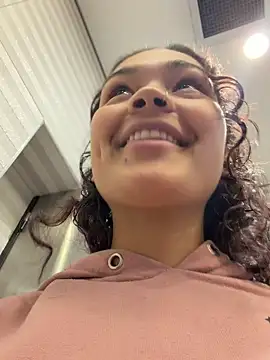 Camilla Miller01 online show from April 2026 04:15:01 PM