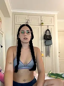 Snapshot of very_licious chatting on September 2025 06:19:01 PM very licious online show from September 2025 06:19:01 PM