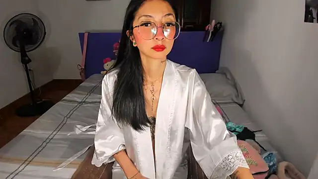 Anais lux online show from May 2026 11:01:04 PM