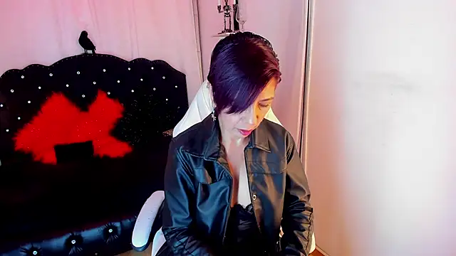 Trinityy   online show from December 2025 06:47:02 PM