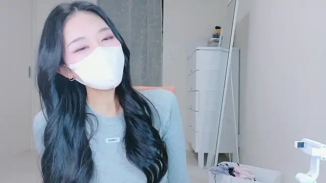 Snapshot of ramuchan_desu chatting on April 2026 12:17:01 AM ramuchan desu online show from April 2026 12:17:01 AM