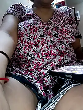 Snapshot of Trisha_71 chatting on July 2026 05:15:02 PM Trisha 71 online show from July 2026 05:15:02 PM