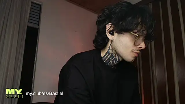 Mihail leroy online show from April 2026 03:33:02 AM