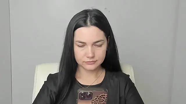 Lune Moon online show from October 2025 05:37:01 AM