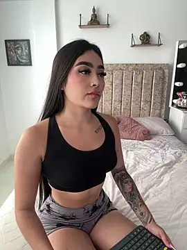 EmiilyEvans  online show from September 2025 09:51:01 PM